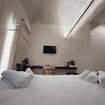 & 4* Palermo