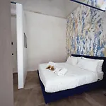 & Bed & Breakfast