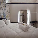 Bed & Breakfast &