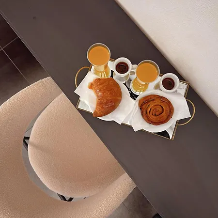 Bed & Breakfast & *
